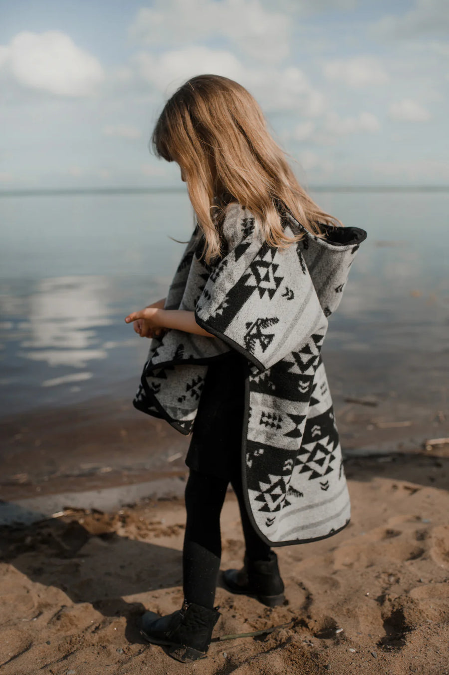 Mini Tipi Poncho pour enfant Thunderbird gris Vêtements Mini Tipi   