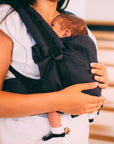 Gustine Porte-bébé Préformé Évolutif 8 à 45 lbs en Lin Portage Gustine baby carrier Élégance  