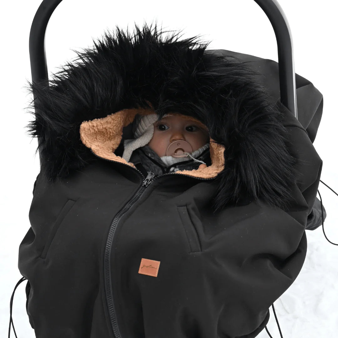 Gustine Housse et Poncho 3 en 1 pour le siège d'auto et porte-bébé En sortie Gustine baby carrier   